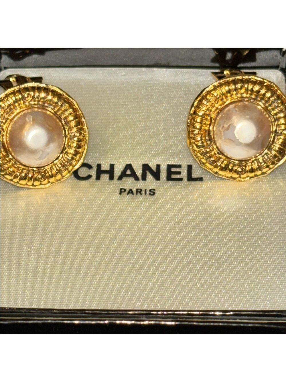 CHANEL Gold and Cream Statement Earrings - Clip on - Picture 5 of 10